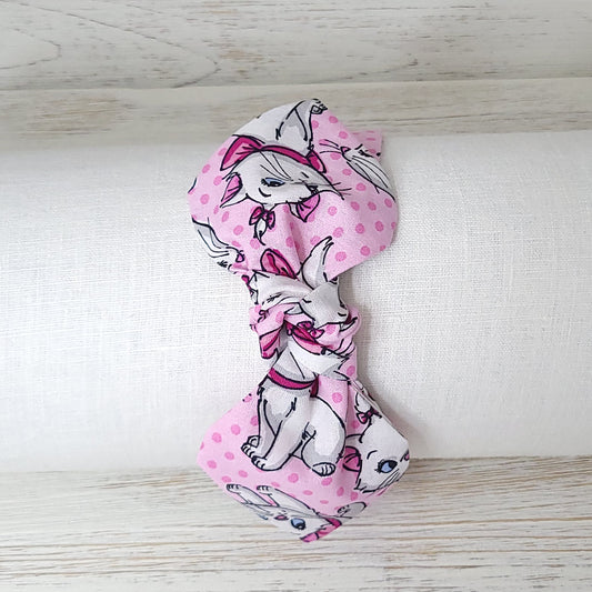 Aristocat Top Knot